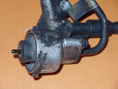 fuel pressure regulator.JPG