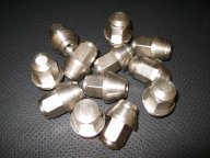 Wheel-nuts-stainless-steel.jpg