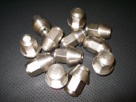 Wheel-nuts-stainless-steel.jpg